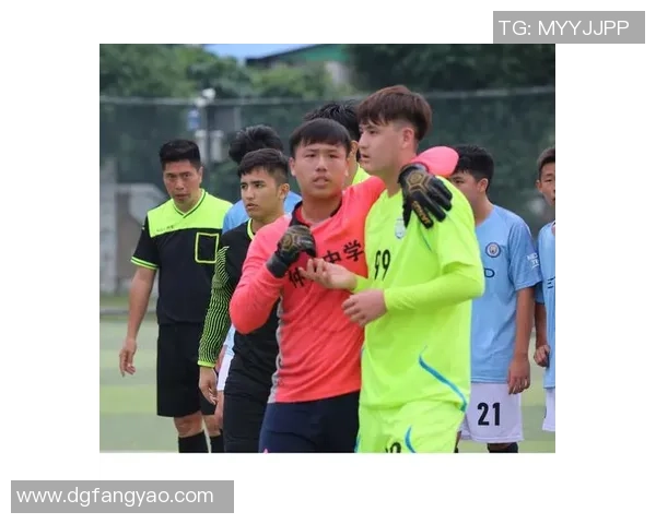 劲然漫画足球明星带你领略绿茵场上的激情与梦想