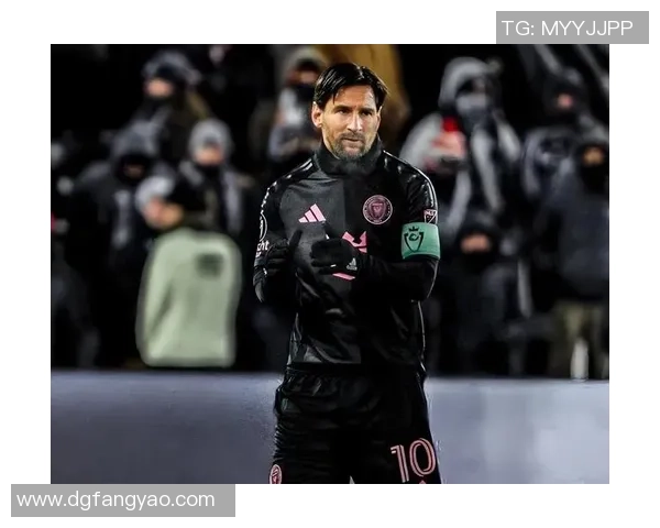 古蒂足球明星魅力尽显精美iPhone壁纸带你领略球场风采